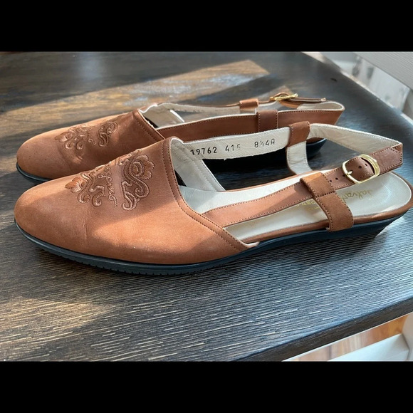 Salvatore Ferragamo sling back flats - Picture 13 of 14